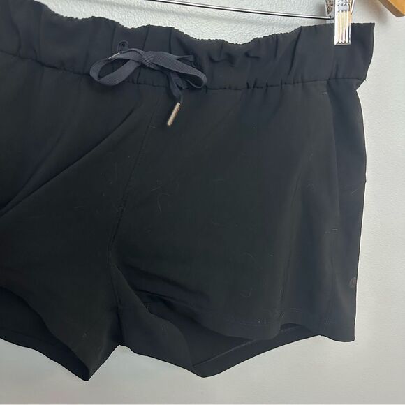 Lululemon Black On The Fly Short *Woven *2.5" Size 8 Athletic Gym Workout W7AFBS - Picture 10 of 16